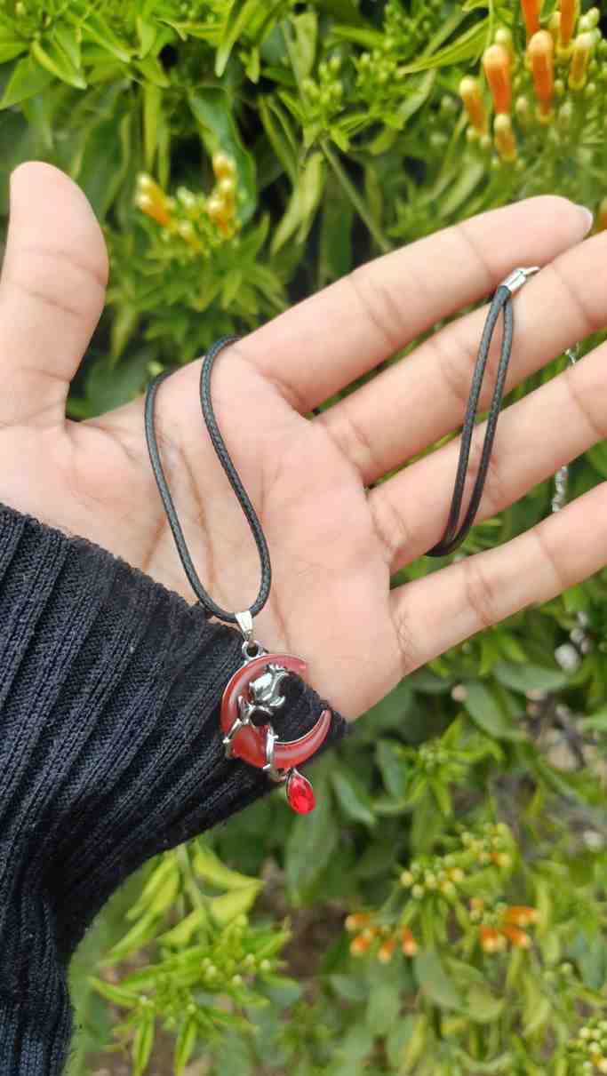 Gothic Red Moonie
